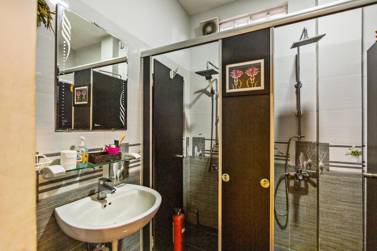 Spot On 711 Otium Hostel Дананг Екстер'єр фото